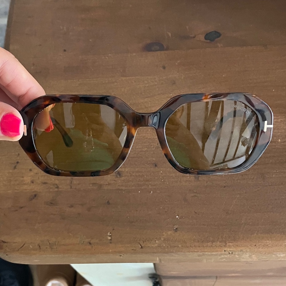 Tom Ford Brown Sunglasses for Women - Picture 6 of 14